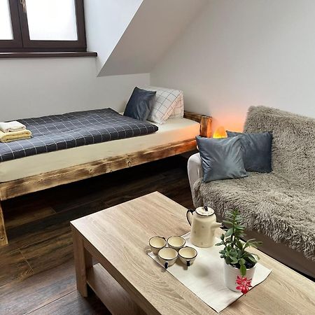 Apartman Kuga Mikulov Exteriör bild