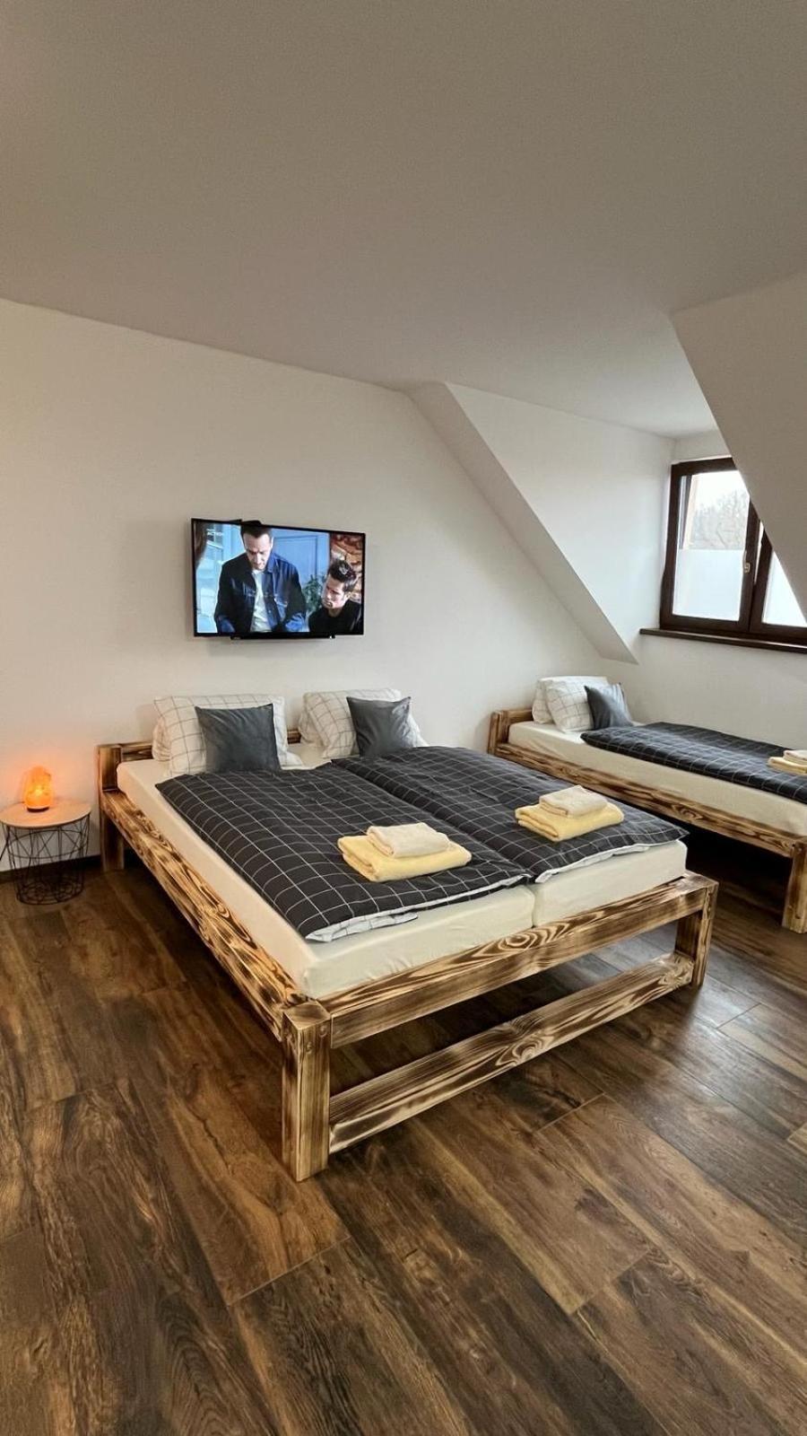 Apartman Kuga Mikulov Exteriör bild