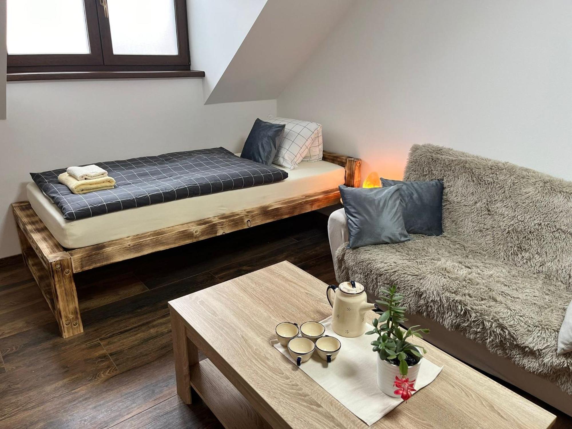 Apartman Kuga Mikulov Exteriör bild